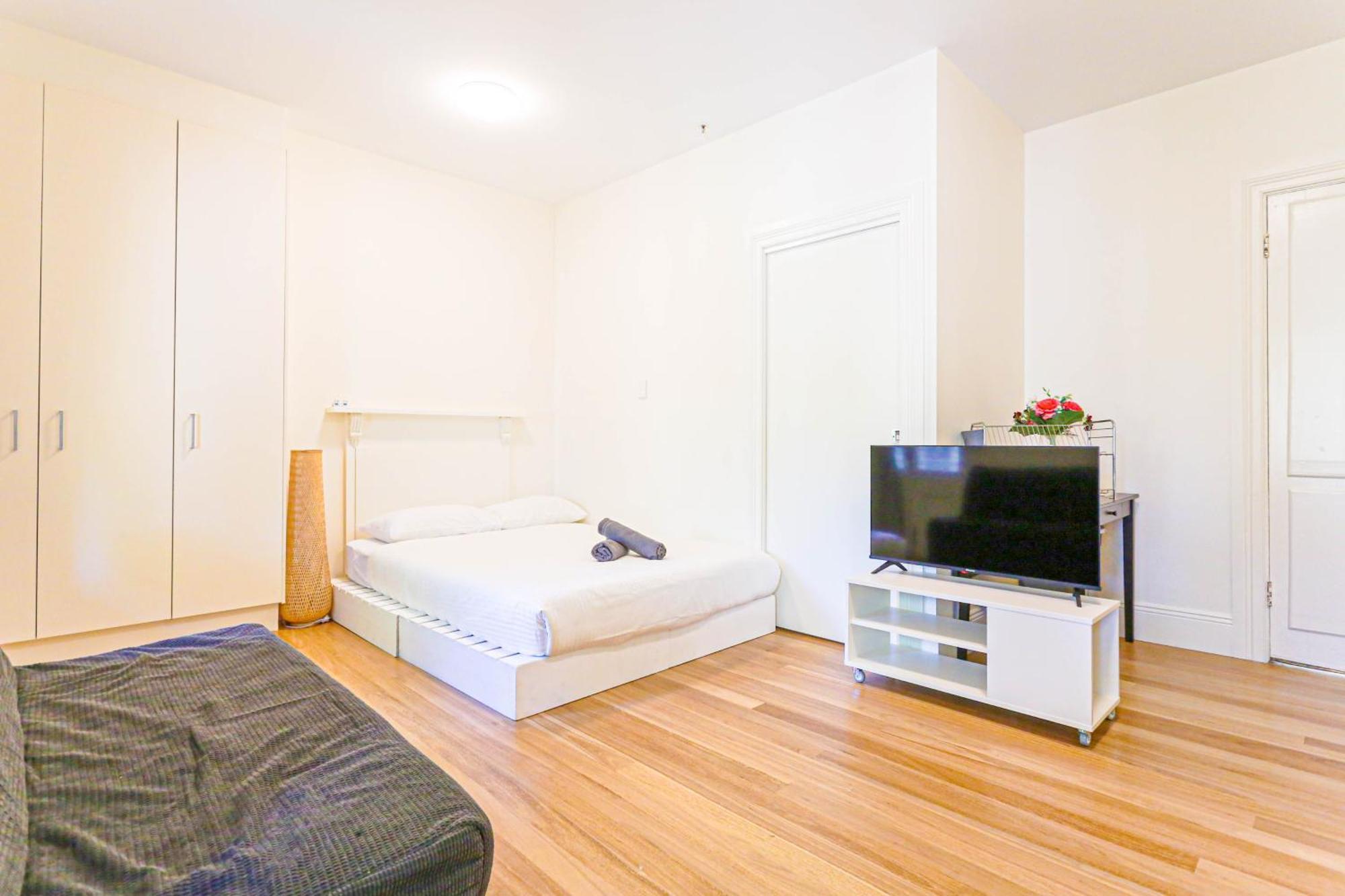 Apartment Elegant With Balcony Surry Hills 6