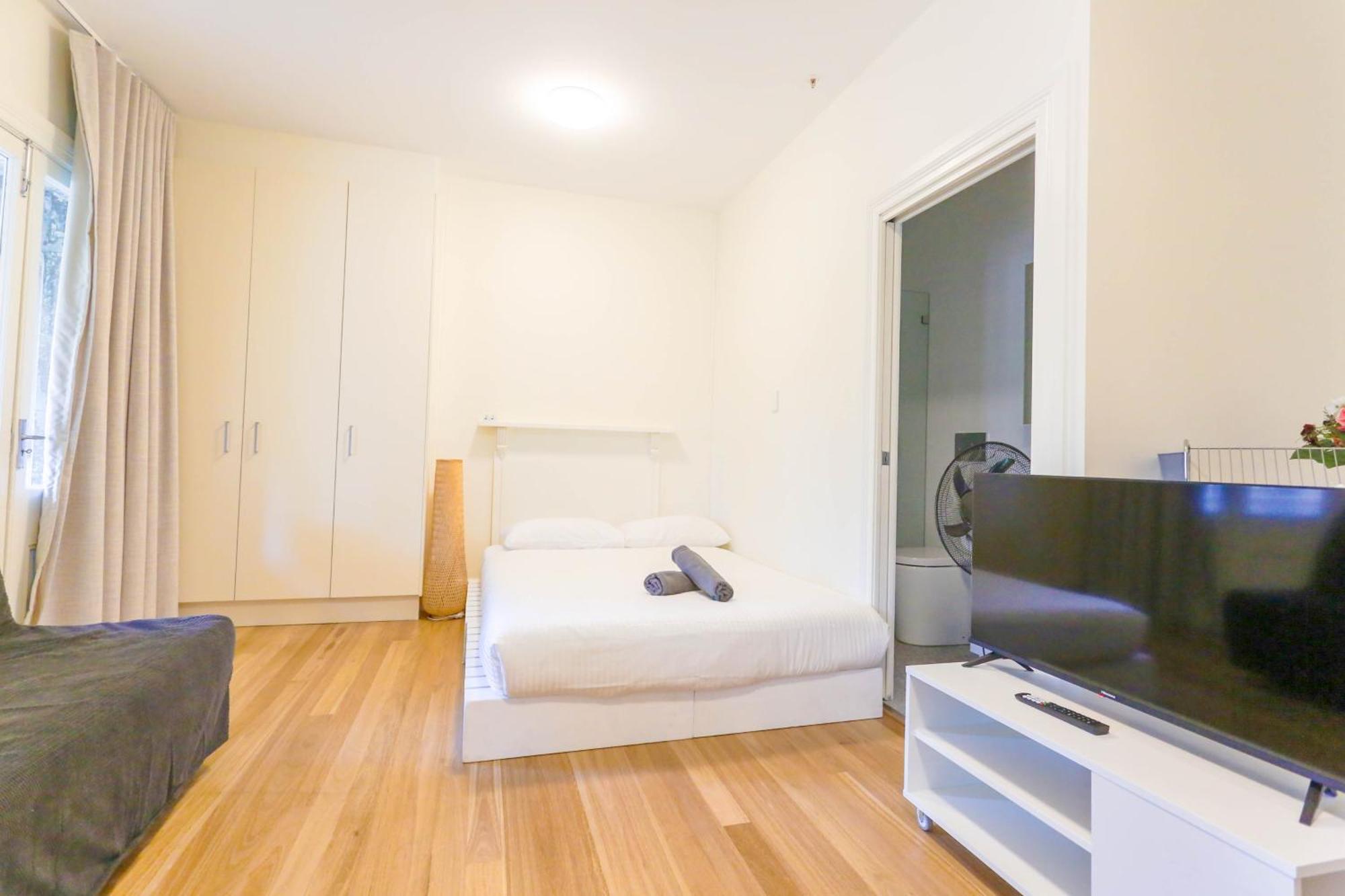 Elegant With Balcony Surry Hills 6 Apartment Sydney