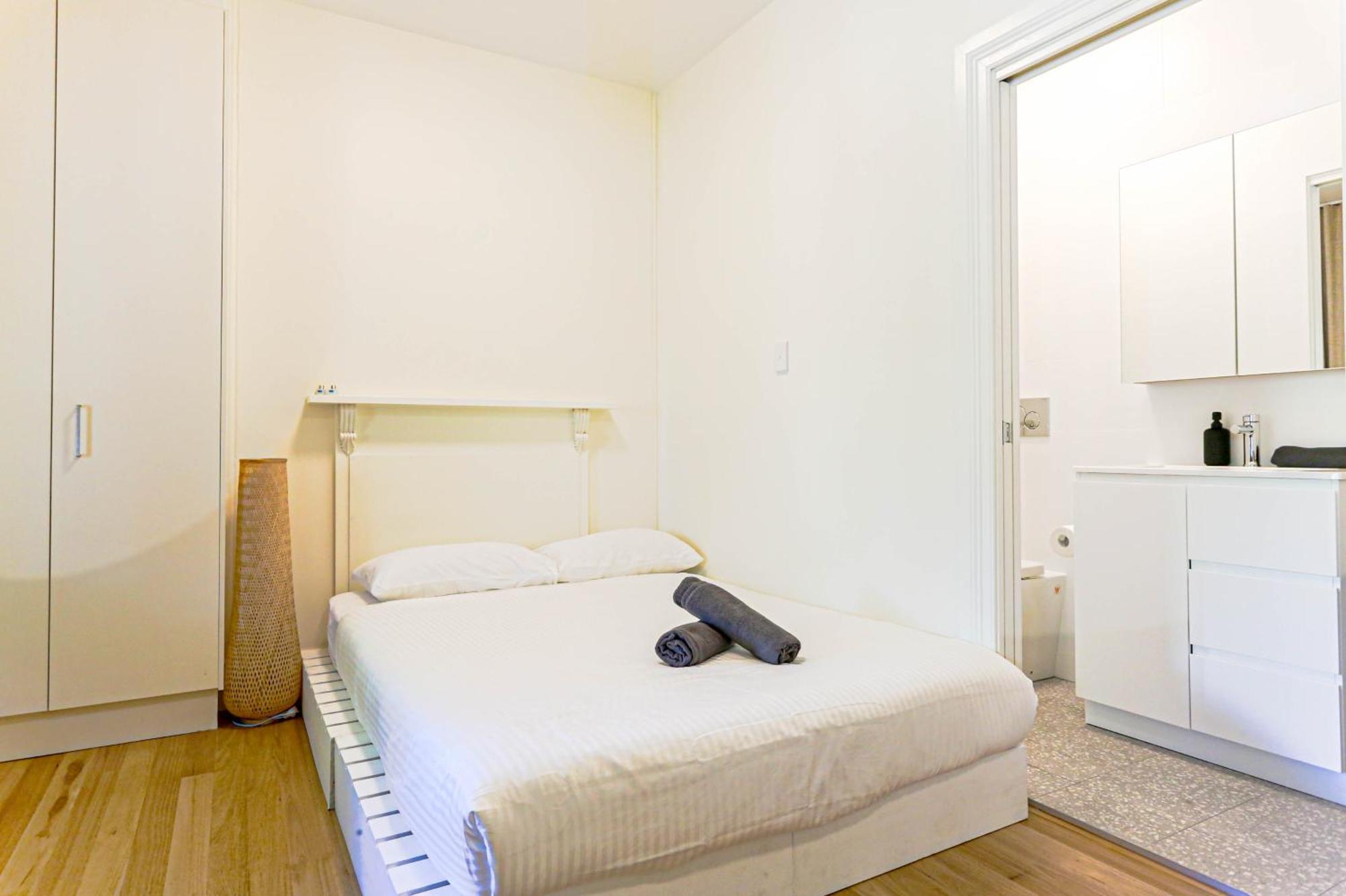 Elegant With Balcony Surry Hills 6 Sydney